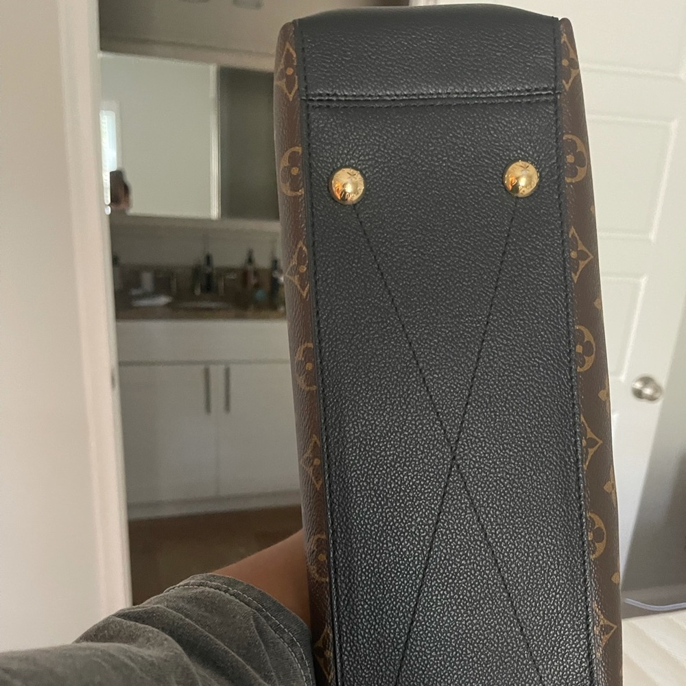 Taking offers - PERFECT Condition Louis Vuitton Surene